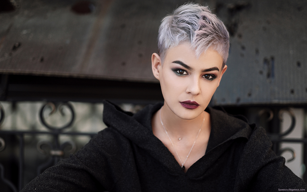 Silver and Gray is one of the Hottest Hair Trends with Zoomers and  Influencers - Salons De Beaute